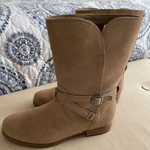 Ugg by Kookaburra size 8 tan suede boots